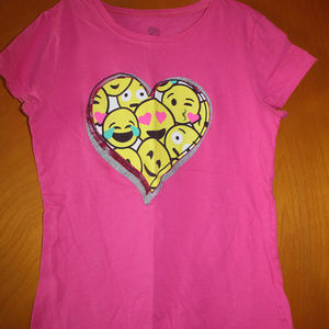 LAST CHANCE 10/20 TWIRL EMOJI GIRLS TEE (XL)
